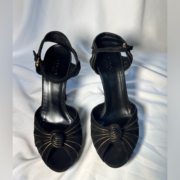 GUCCI Suede Black and Gold Knot Platforms | 7.5 - Picture 9 of 16